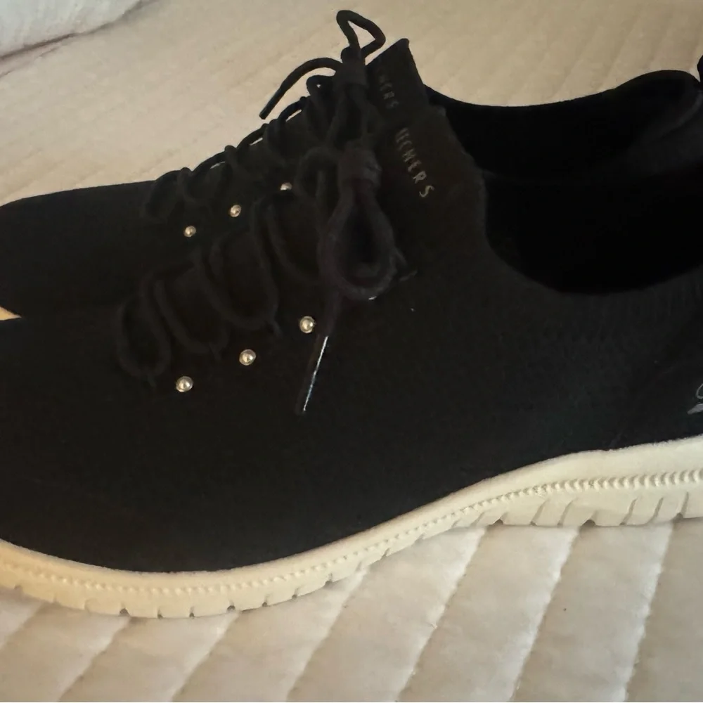 Skechers Women's Black Athletic Sneakers with White Sole Brand New